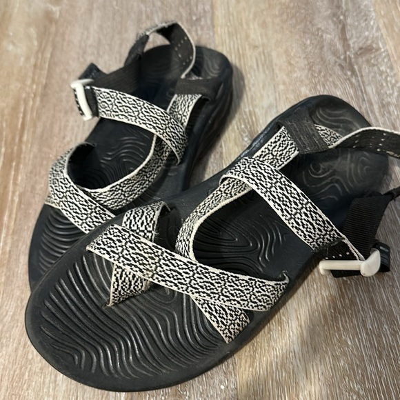 Women’s chacos - Picture 3 of 3